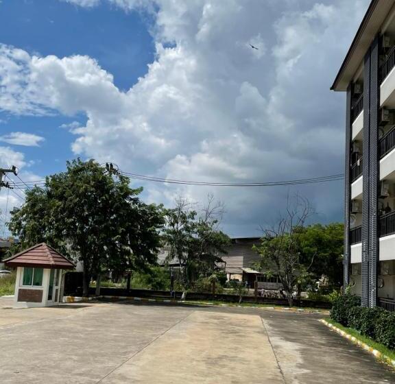 호텔 Grand Lopburi