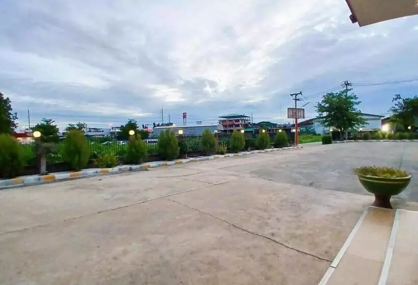 ホテル Grand Lopburi