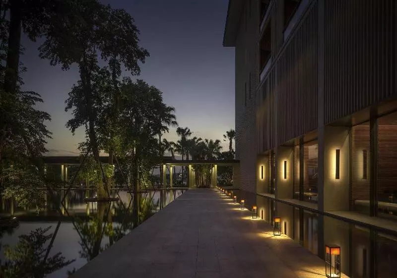 Lohkah Hotel & Spa Free Welcome Fruit Plate