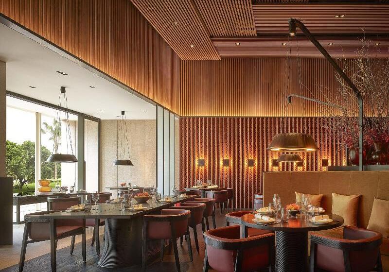 Lohkah Hotel & Spa Free Welcome Fruit Plate