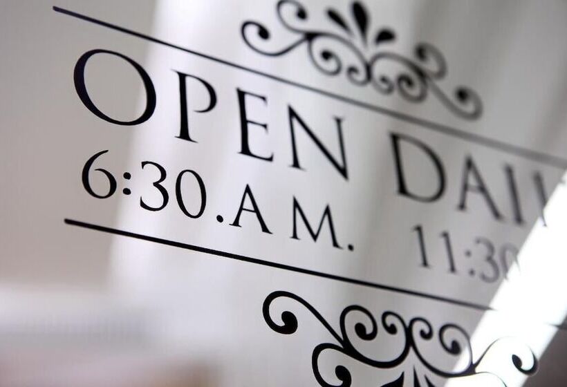 هتل Violet Tower At Khaosan Palace