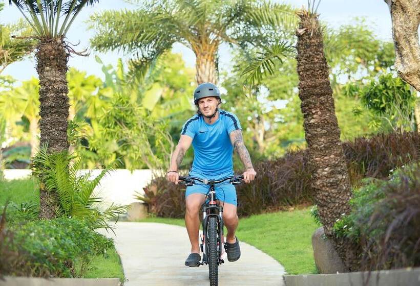 Курорт Cross Bali Breakers