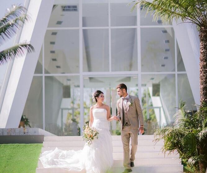 Курорт Cross Bali Breakers