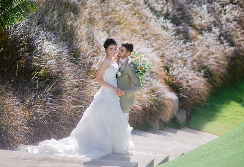 Курорт Cross Bali Breakers