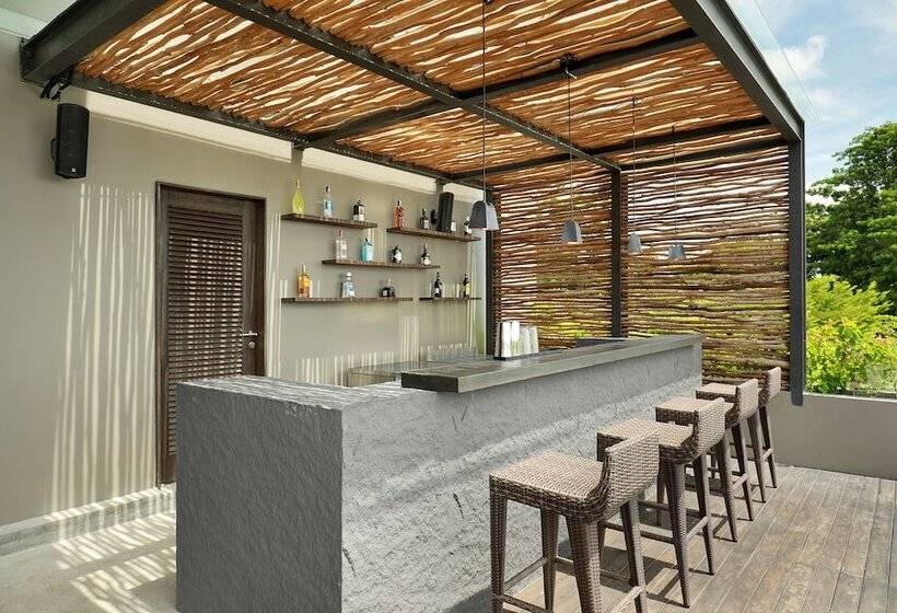 Курорт Cross Bali Breakers