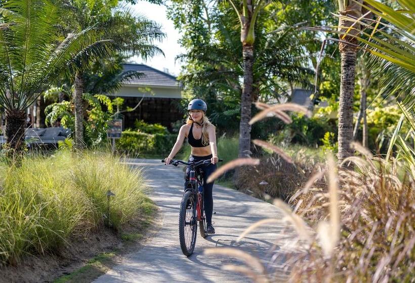 Курорт Cross Bali Breakers