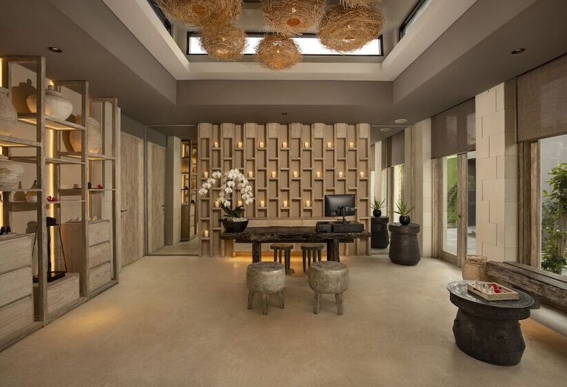 Курорт Cross Bali Breakers