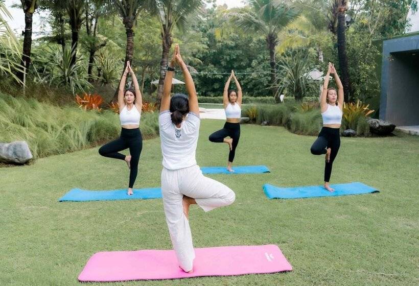 Курорт Cross Bali Breakers