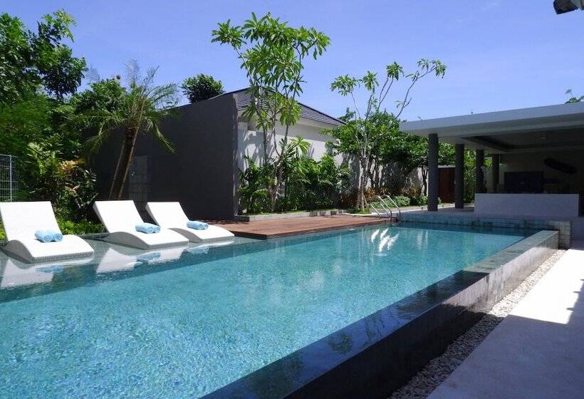 Курорт Cross Bali Breakers