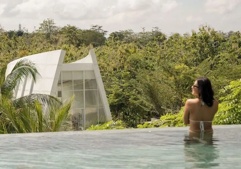 Resort Cross Bali Breakers