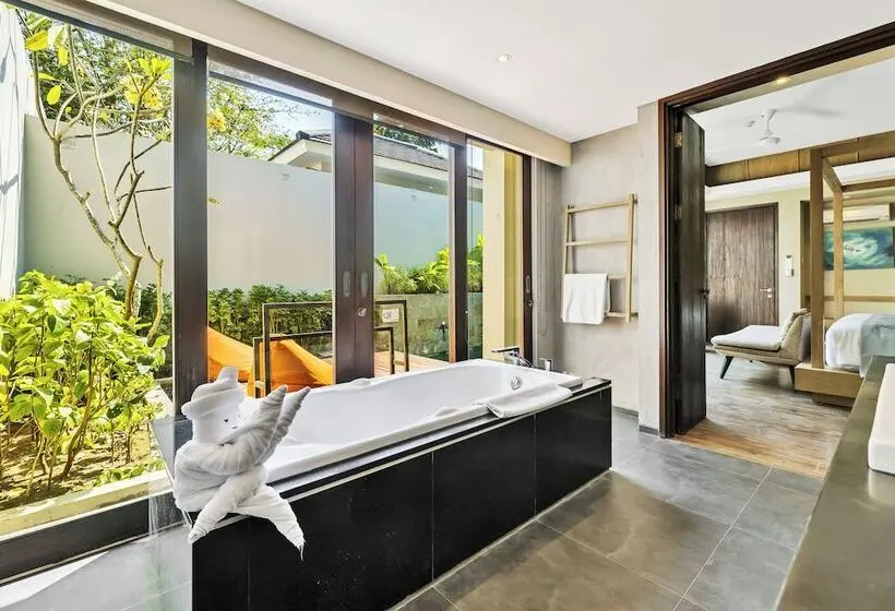 Resort Cross Bali Breakers