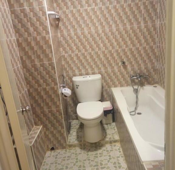 Dormitory @ Golden Crown Motel