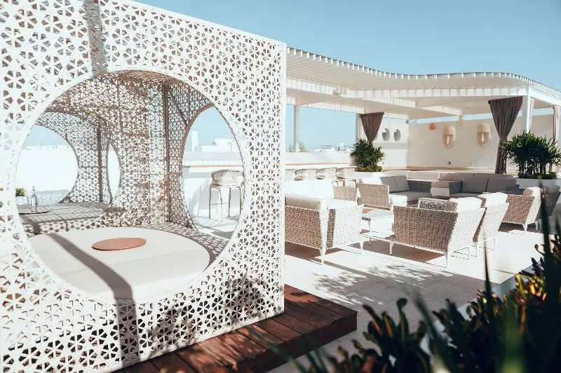 Antera Hotel & Residences