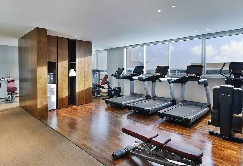 هتل Courtyard By Marriott Dubai, Al Barsha