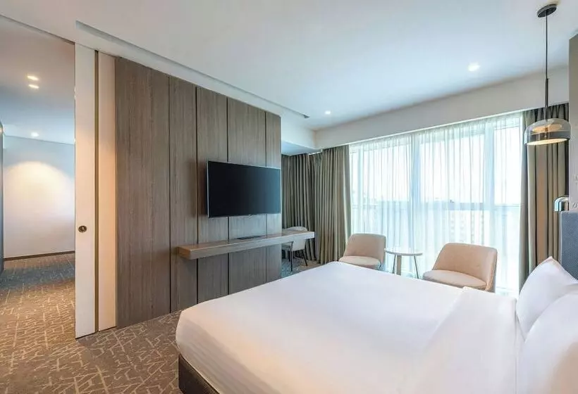 هتل Courtyard By Marriott Dubai, Al Barsha