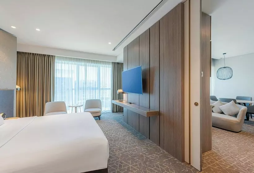 هتل Courtyard By Marriott Dubai, Al Barsha