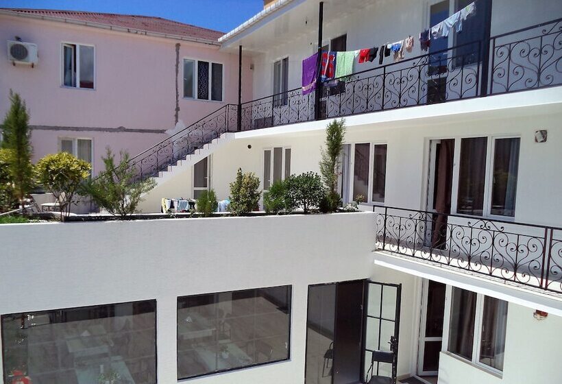 هتل Live Inn Ureki