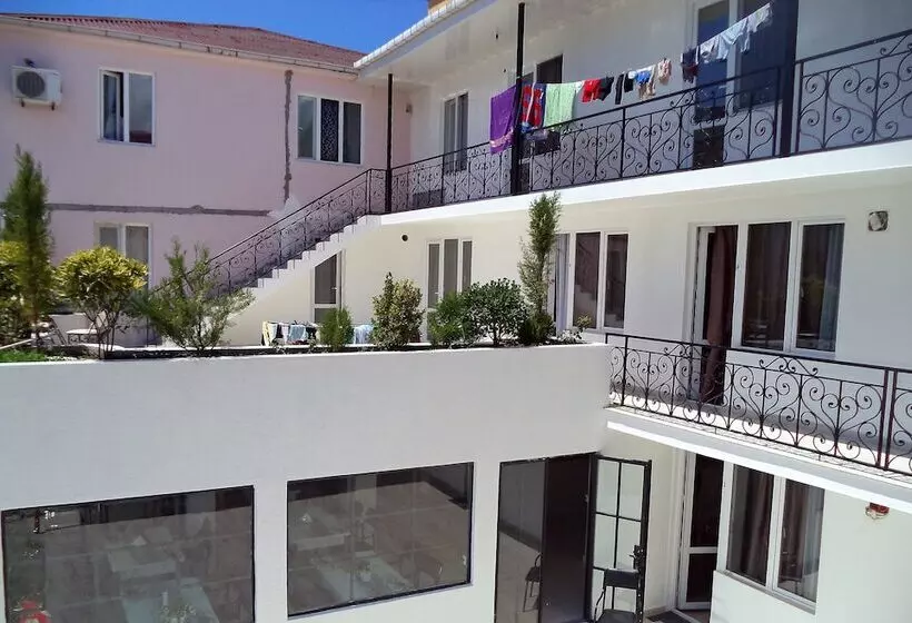 هتل Live Inn Ureki