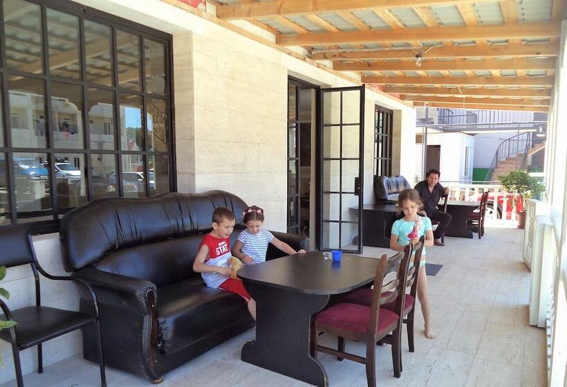 هتل Live Inn Ureki