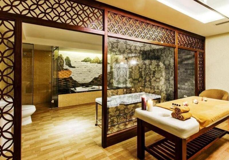 ホテル Muong Thanh Luxury Quang Ninh