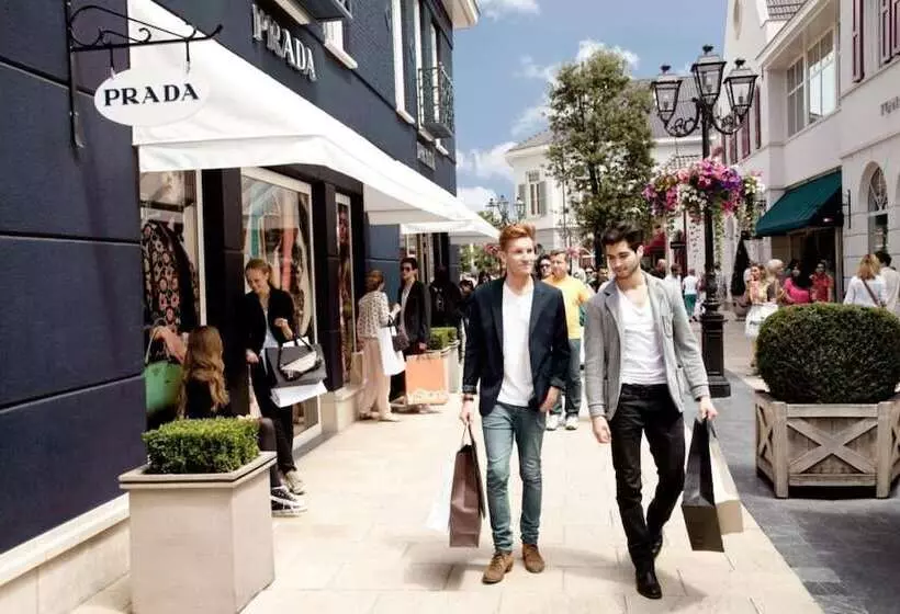 Hotelli Roermond Next Door