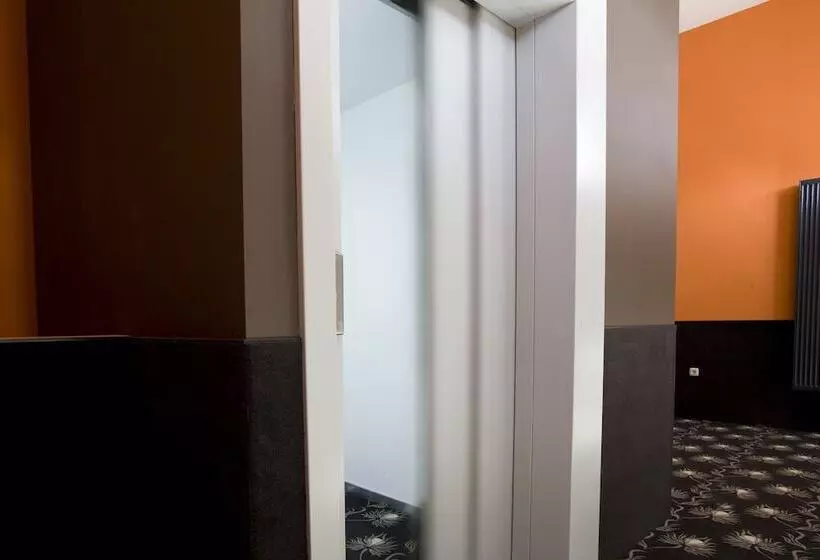 Hotelli Roermond Next Door