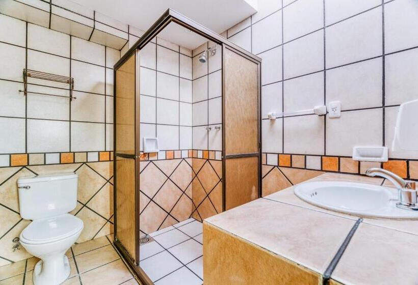 هتل Socialtel La Paz   Formerly Selina La Paz