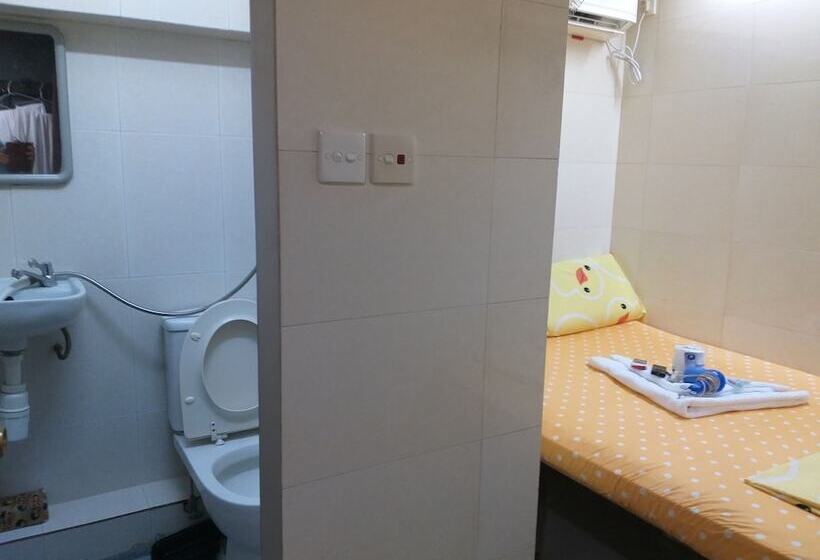 هتل Unique Hostel