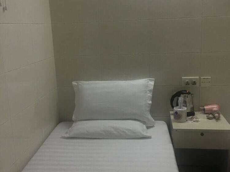 هتل Unique Hostel