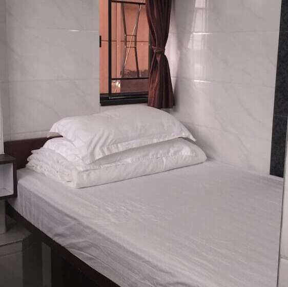 هتل Unique Hostel