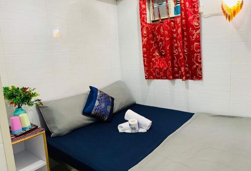 هتل Unique Hostel