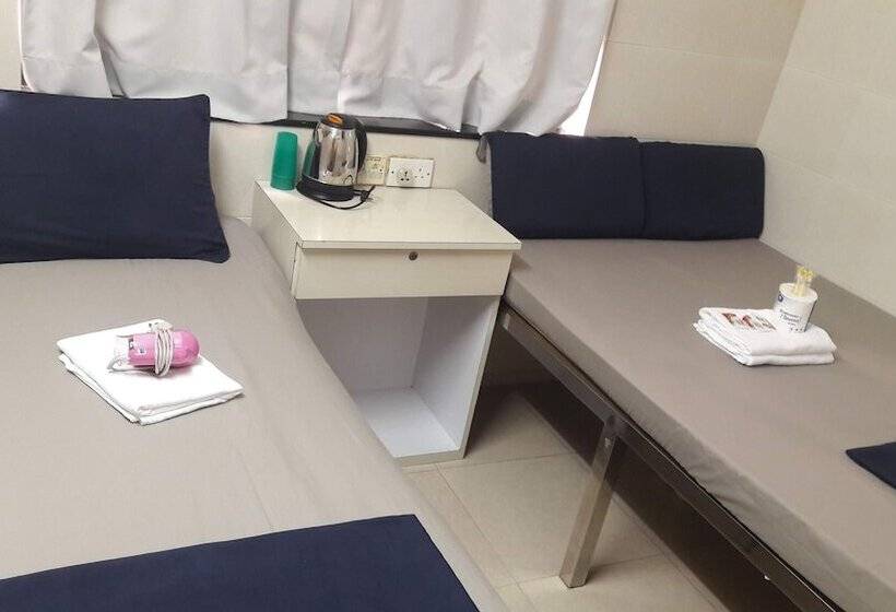 هتل Unique Hostel