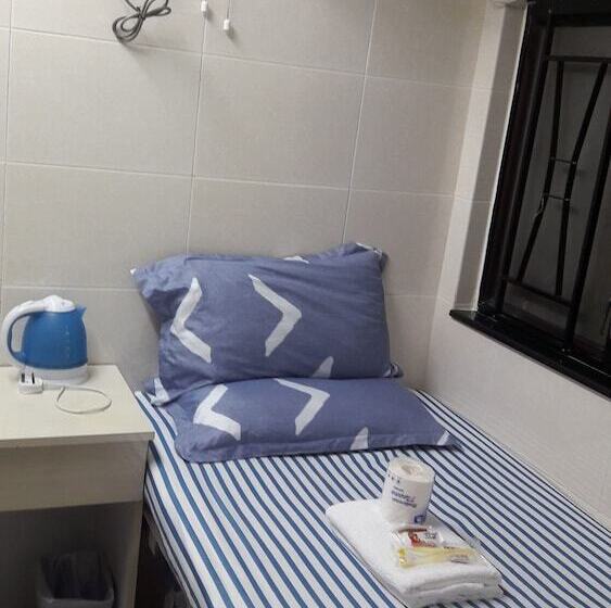 هتل Unique Hostel