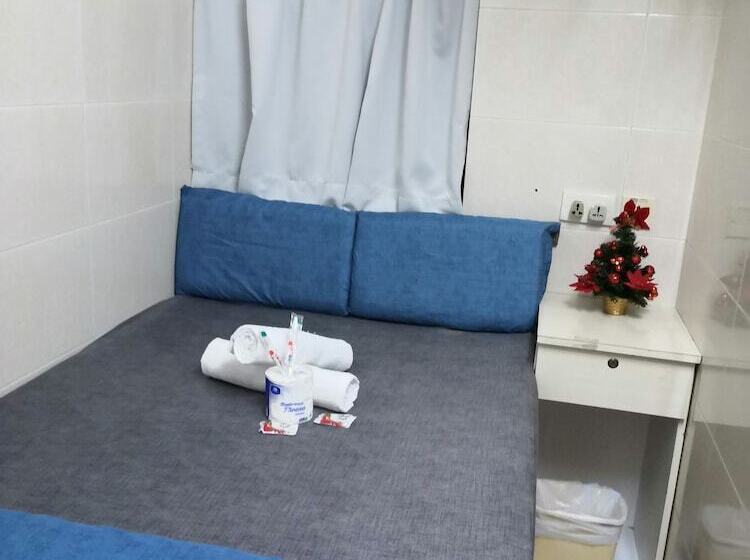 هتل Unique Hostel