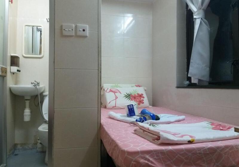 هتل Unique Hostel