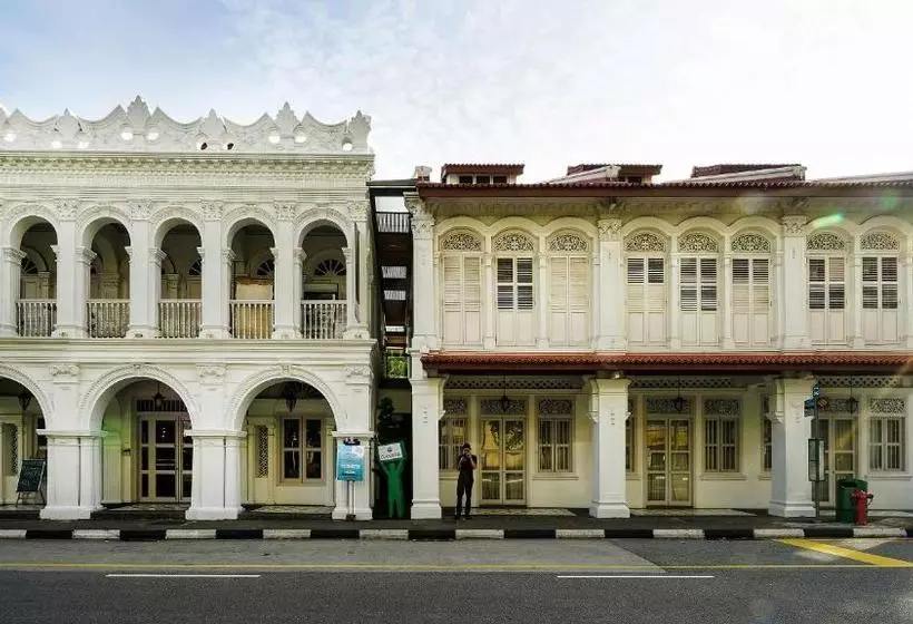 هتل Zen Premium Kampong Glam