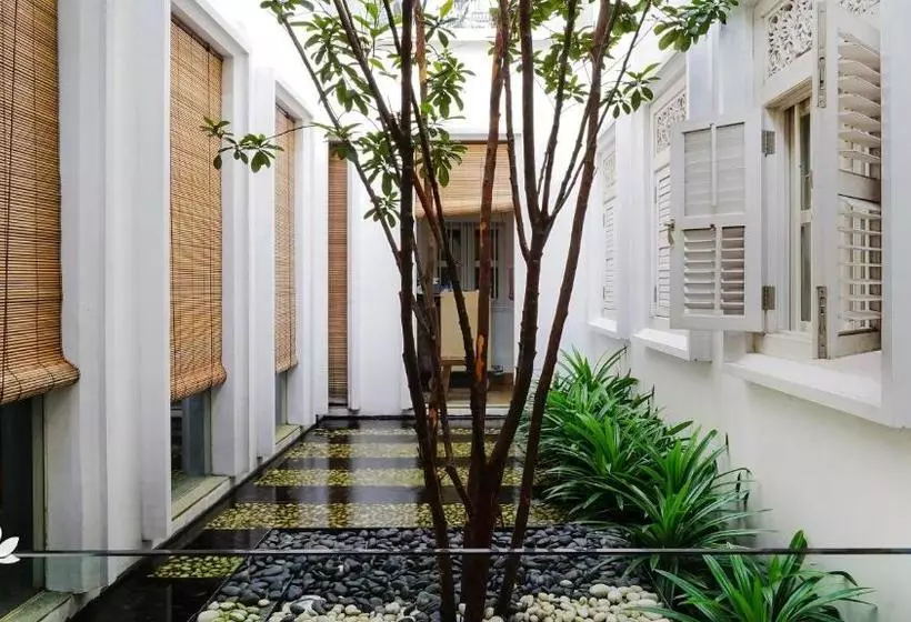 هتل Zen Premium Kampong Glam