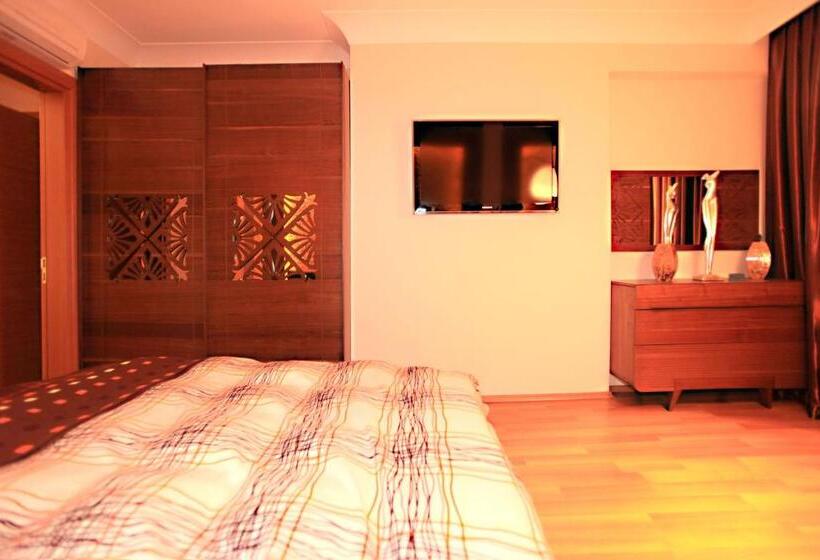 Paradise Town Villa Premium