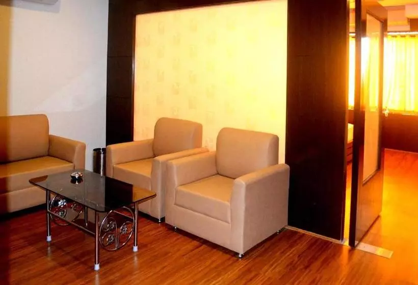 Hotelli City International