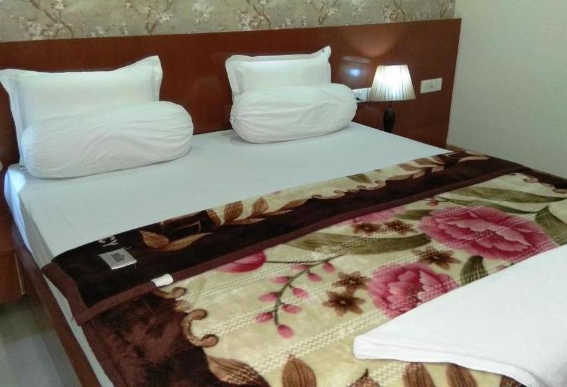 בית מלון כפרי City International