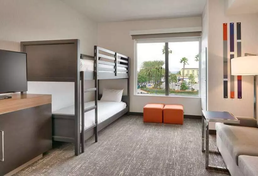 ホテル Hampton Inn & Suites Anaheim Resort Convention Center