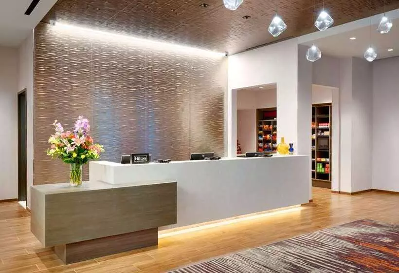 ホテル Hampton Inn & Suites Anaheim Resort Convention Center