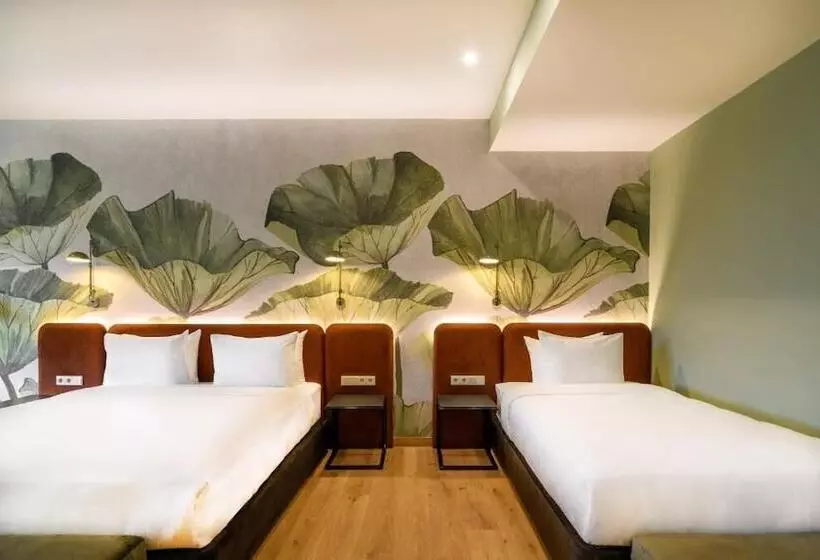 هتل Lopota Lake Resort & Spa