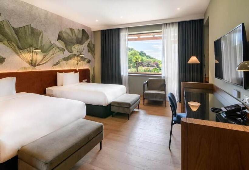 هتل Lopota Lake Resort & Spa