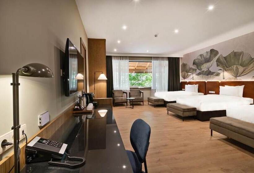 هتل Lopota Lake Resort & Spa