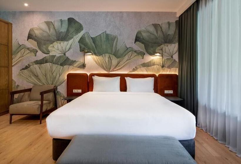 هتل Lopota Lake Resort & Spa