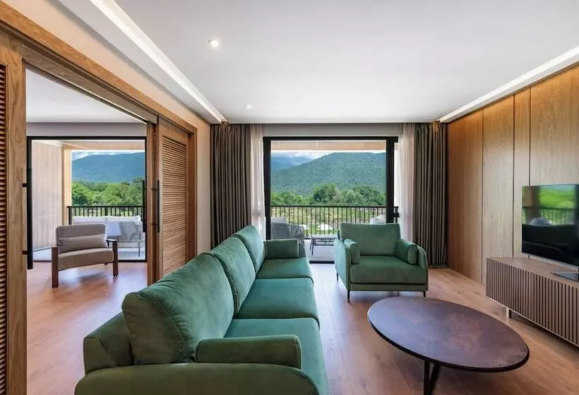 هتل Lopota Lake Resort & Spa