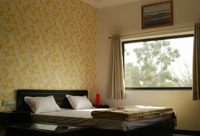 فندق Royal Rawat Palace