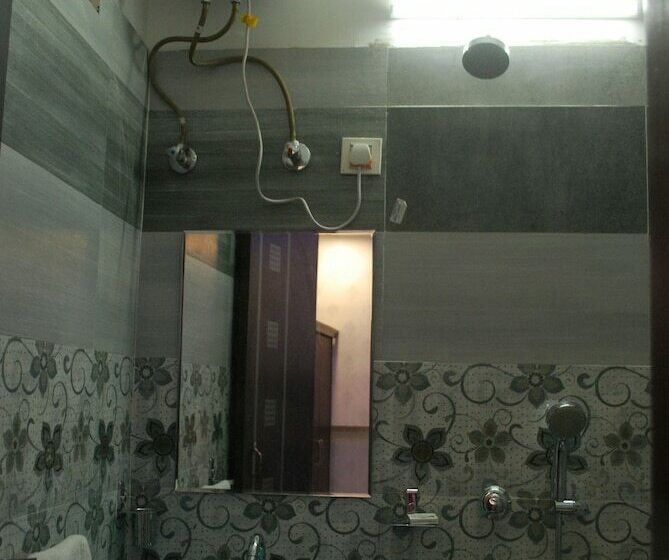 فندق Royal Rawat Palace