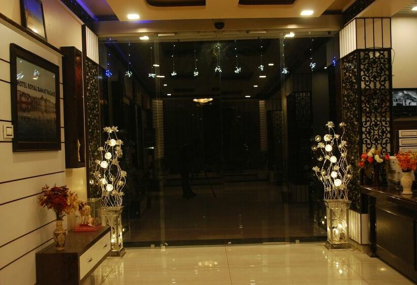 فندق Royal Rawat Palace